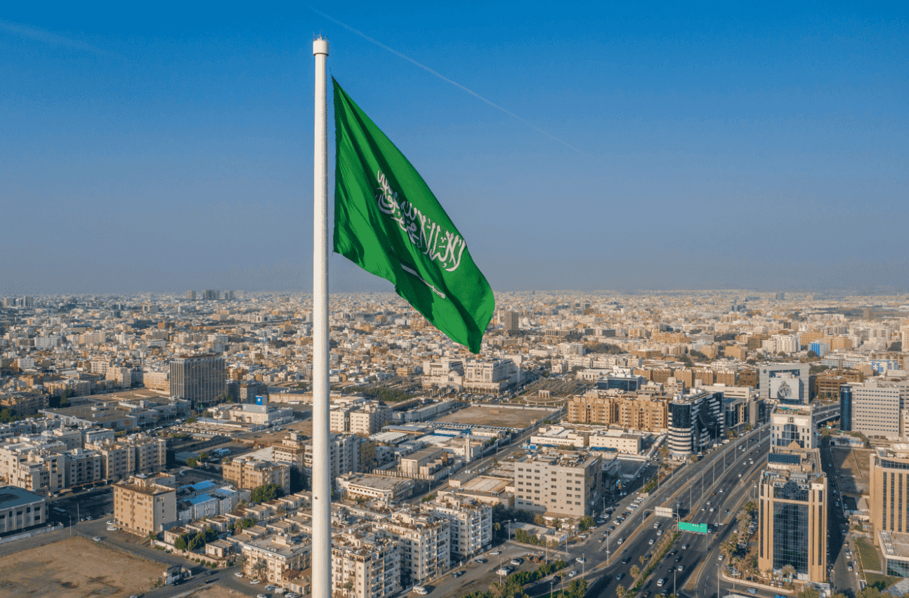Saudi Arabia Announces Instructions of Using, Displaying Flag