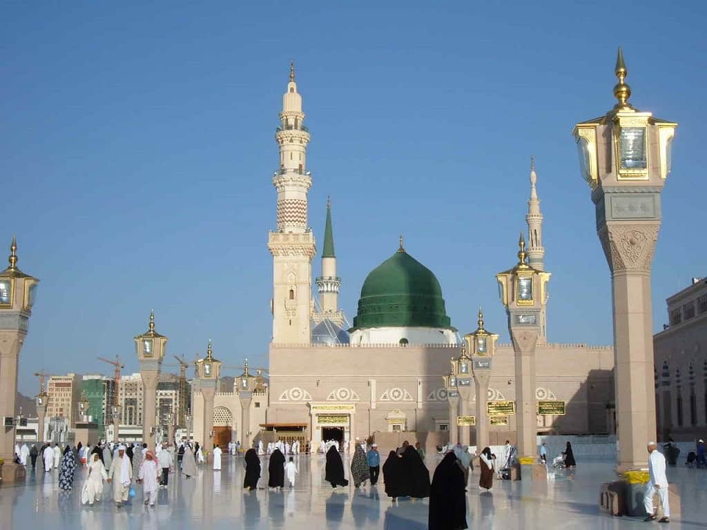 Prophet's Mosque Welcomes 4,000 Itikaf Performers from 120 Countries