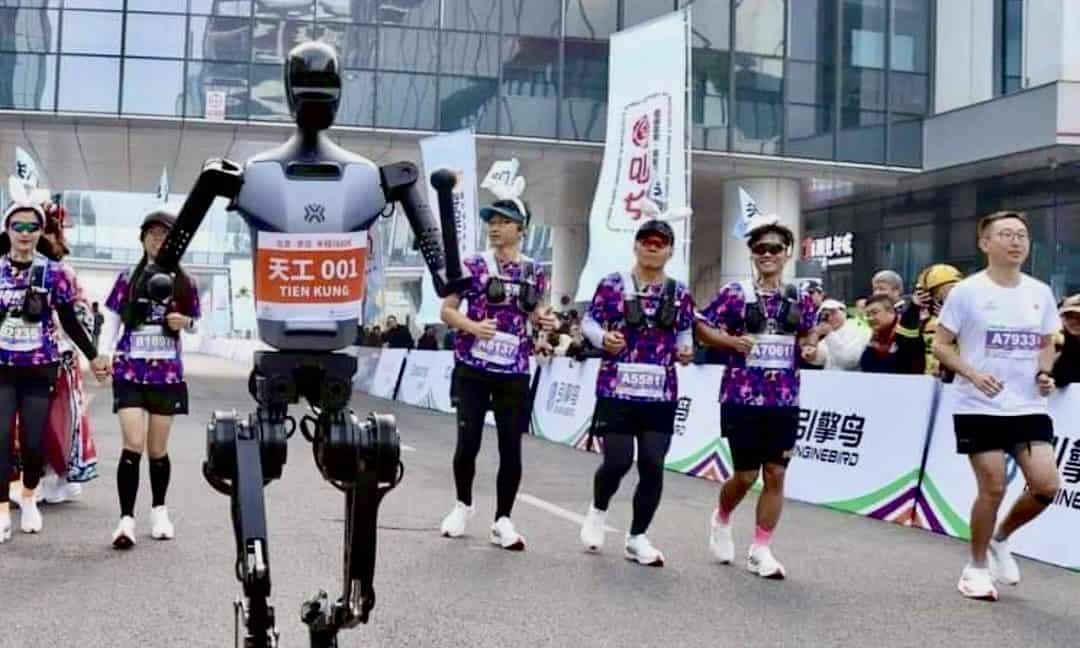 In Photos: China Hosts World's First Robot Half-Marathon