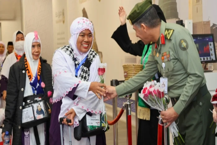 1st Group of Indonesian Pilgrims Departs for Saudi Arabia via Makkah Route Initiative