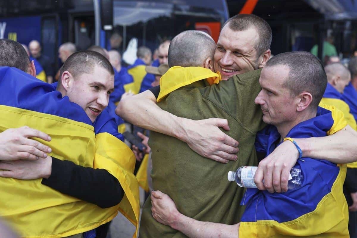 Ukraine, Russia Prepare for Major POW Exchange Next Week