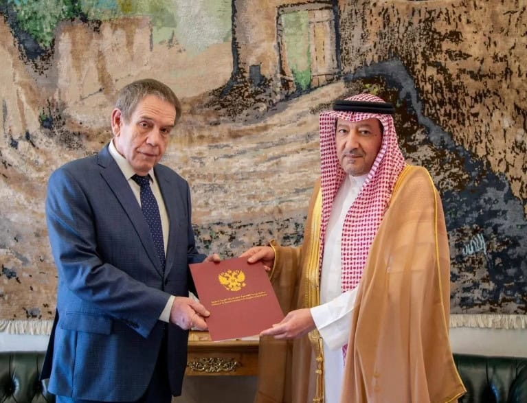 Saudi FM Receives Written Message from Russian Counterpart