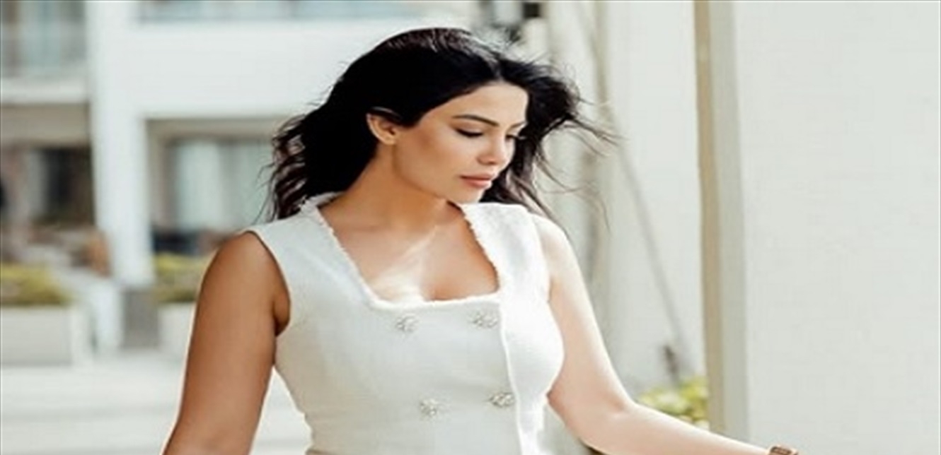 بالصورة... ممثلة لبنانيّة حزينة جدّاً: "فقدانك وجع ما بينوصف"