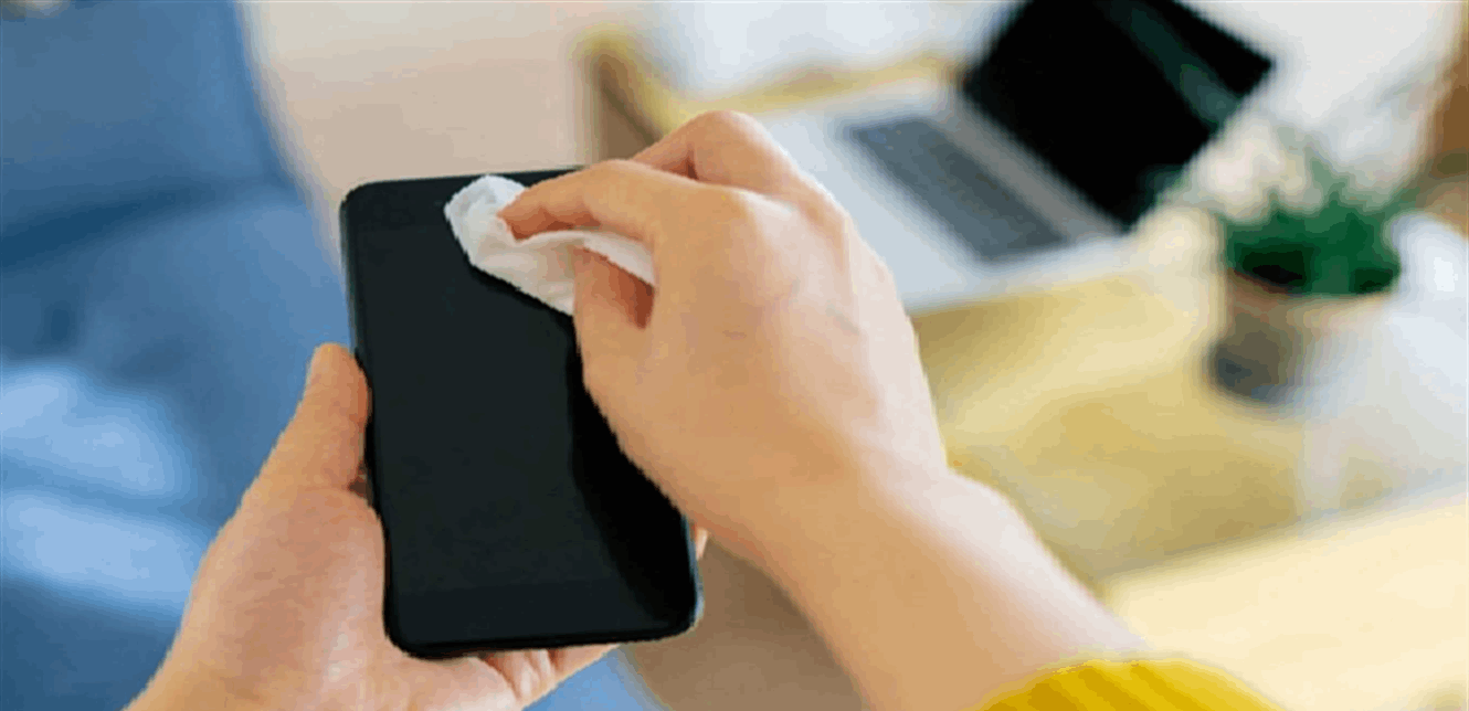 دراسة تحذّر من أنواع الجراثيم على سطح الهاتف