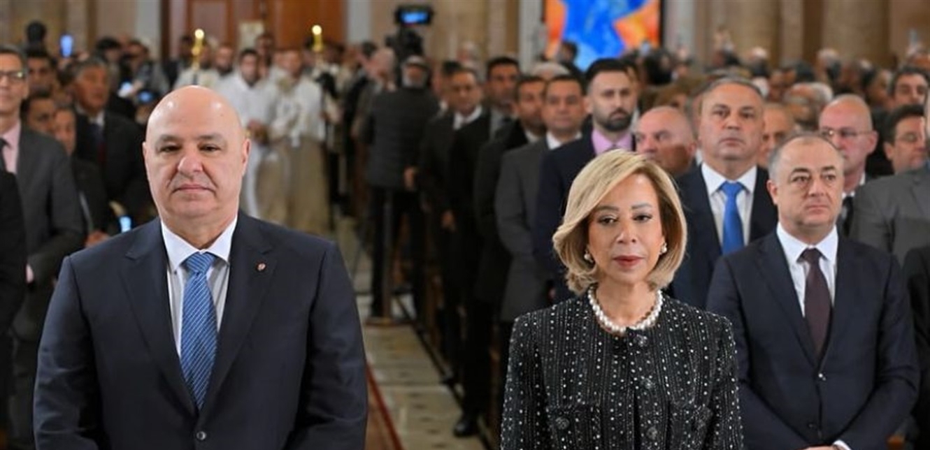 أناقة عصرية بتوقيع إيلي صعب... هذه تفاصيل اطلالة السيدة الاولى نعمت عون (صور)