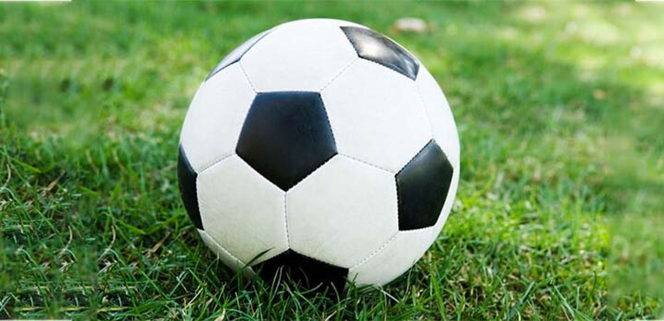 لاعب يدخل في حالة "موت دماغي".. ما السر وراء إصابته المروعة؟