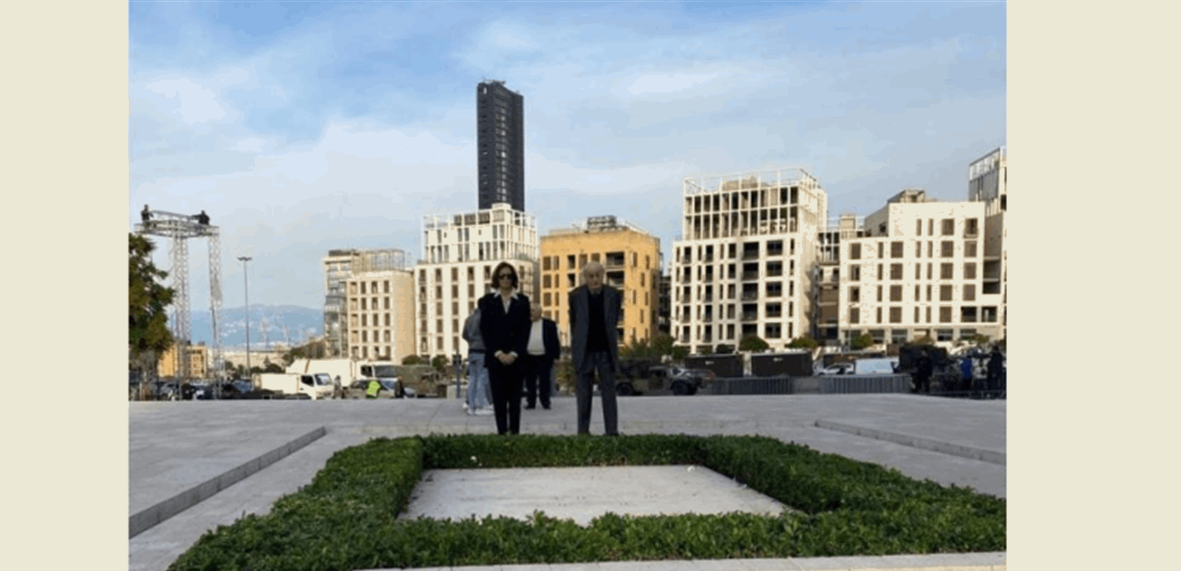 جنبلاط وعقيلته زارا ضريح الرئيس الشهيد الحريري