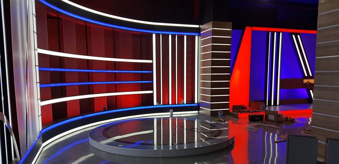 دمعت عيناه وكاد أنّ يبكي... بالفيديو إليكم ما حصل مع مُقدم برامج لبنانيّ
