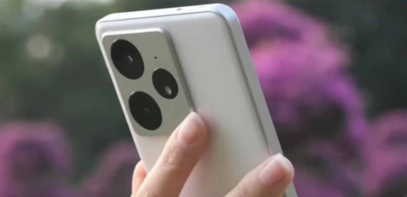 Realme تنافس سامسونغ بهاتفها الجديد