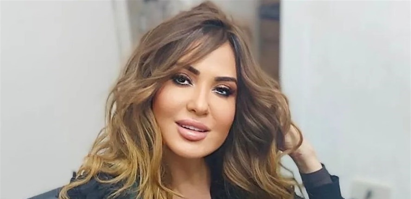 تخلت عن شعرها الطويل وفاجأت الجميع بإطلالتها.. فنانة لبنانية بـ "نيو لوك" (صور)