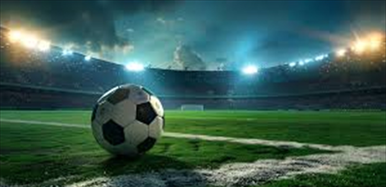 حزن في عالم كرة القدم.. وفاة لاعب بعد صراع مع المرض