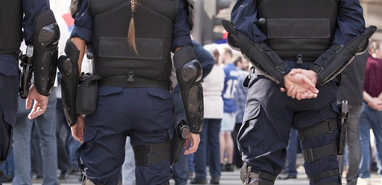 تطبيق جديد في أميركا يسمح للأشخاص بتأجير حراس مسلحين