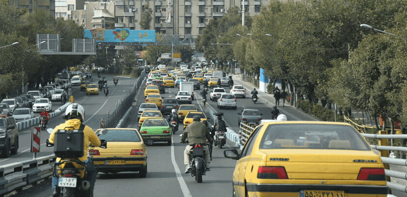 بسبب الشاي.. سجن وزيرين في إيران