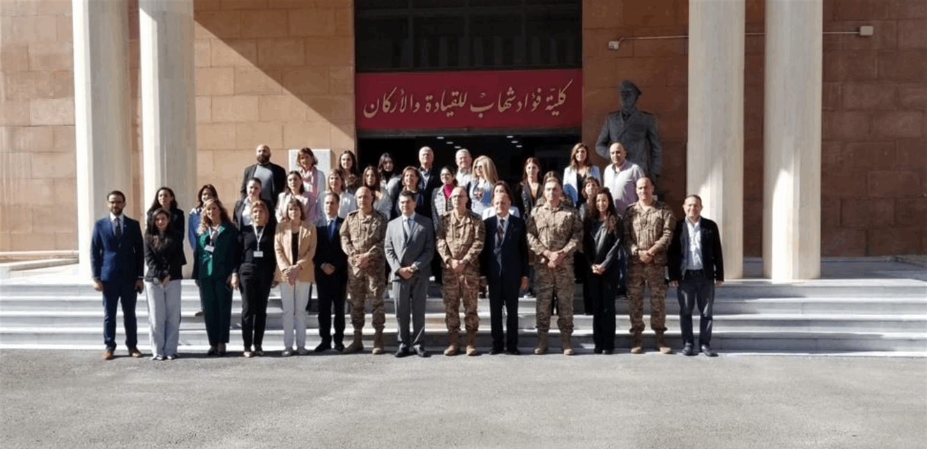 اللجنة الدولية للصليب الاحمر افتتحت دورة تدريبية لصحافيين بالتعاون مع الجيش