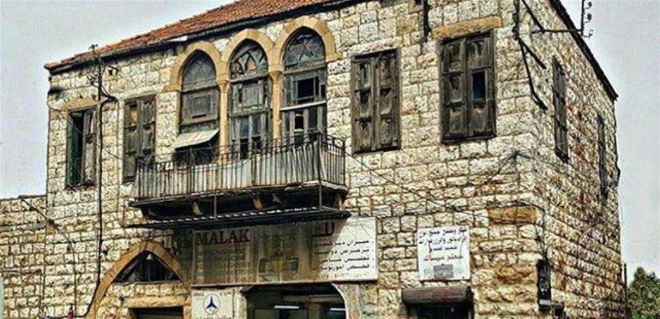 اعتداء على دوريتين لشرطة بلدية انطلياس والنقاش فجر اليوم من قبل عصابة مجهولة!