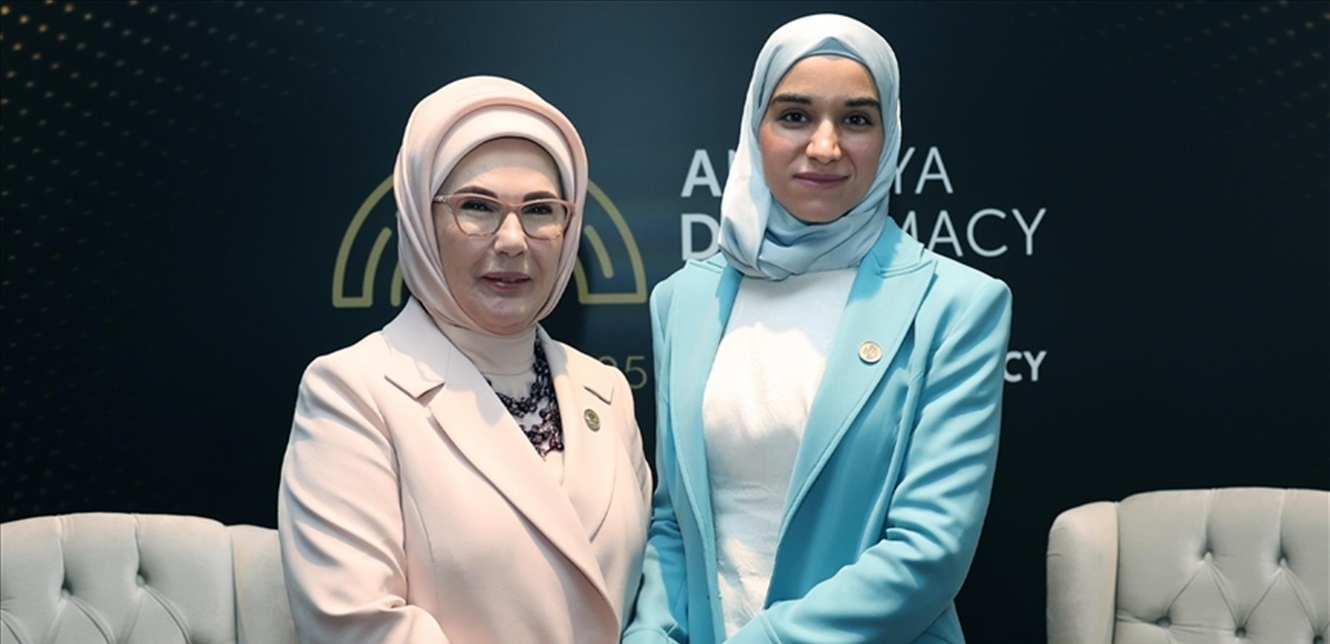 أمينة أردوغان تلتقي بعقيلة الرئيس السوري