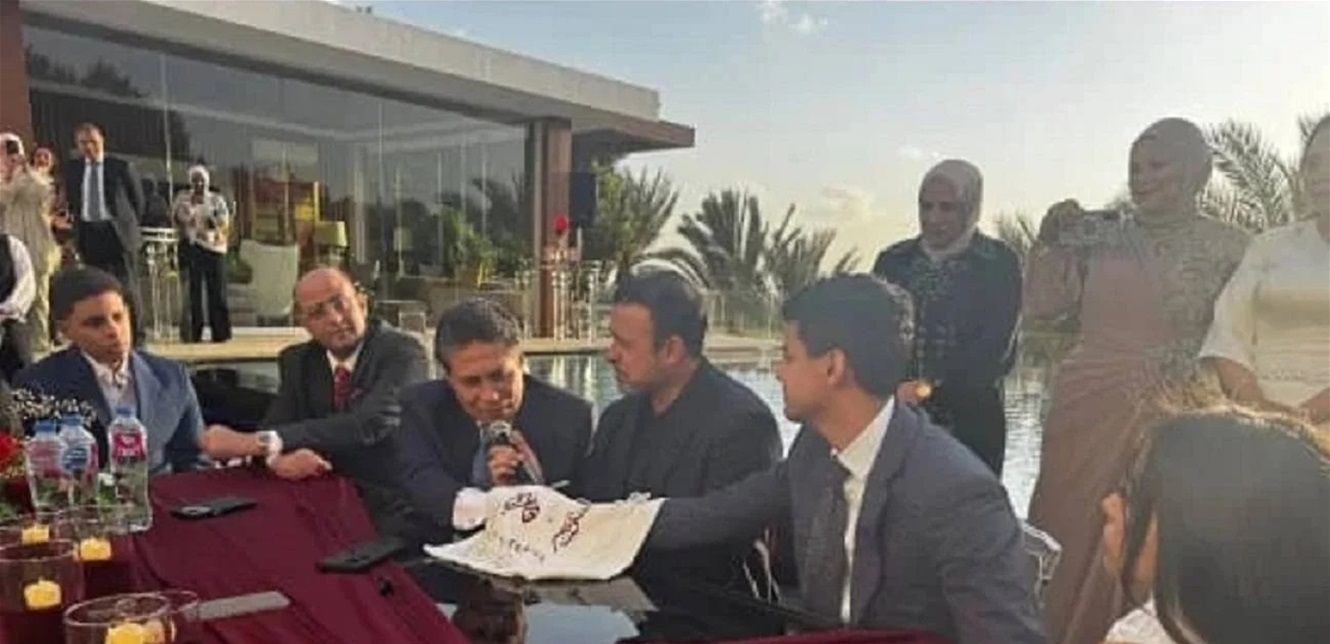 في أحد الفنادق.. ممثل يحتفل بعقد قران شقيقه البلوغر (صور)