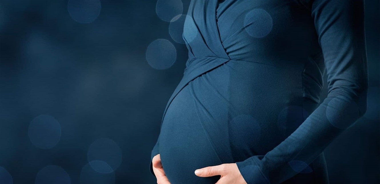 بعد عام من زواجها من رجل أعمال... فنانة تُرزق بابنها الأوّل