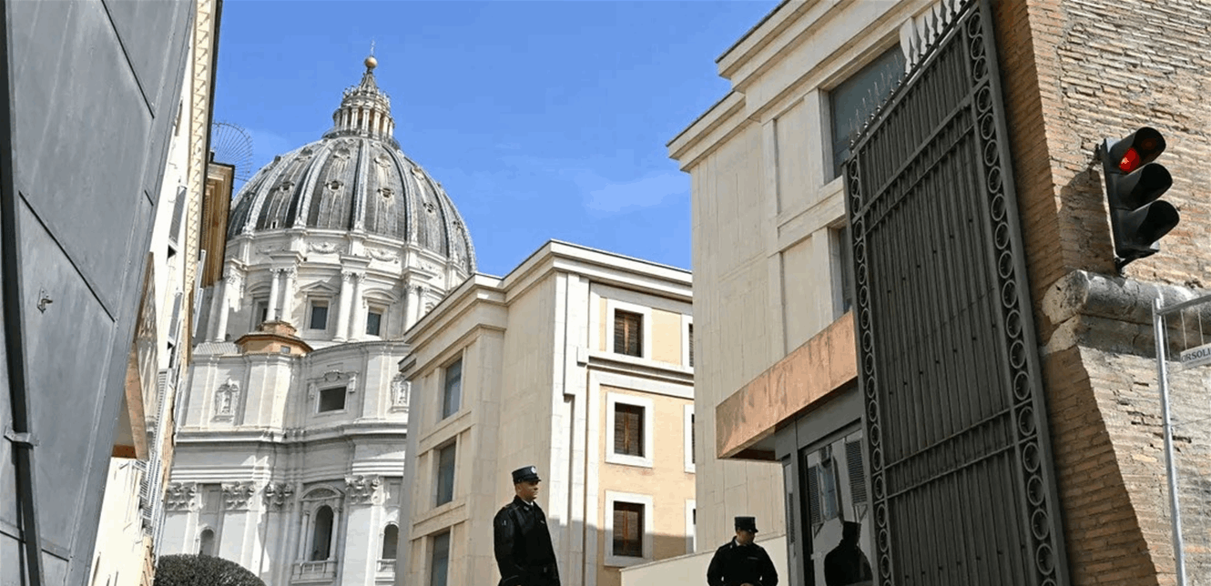 توفي فيه اليوم.. تعرف على "سانتا مارثا" مقر البابا فرنسيس