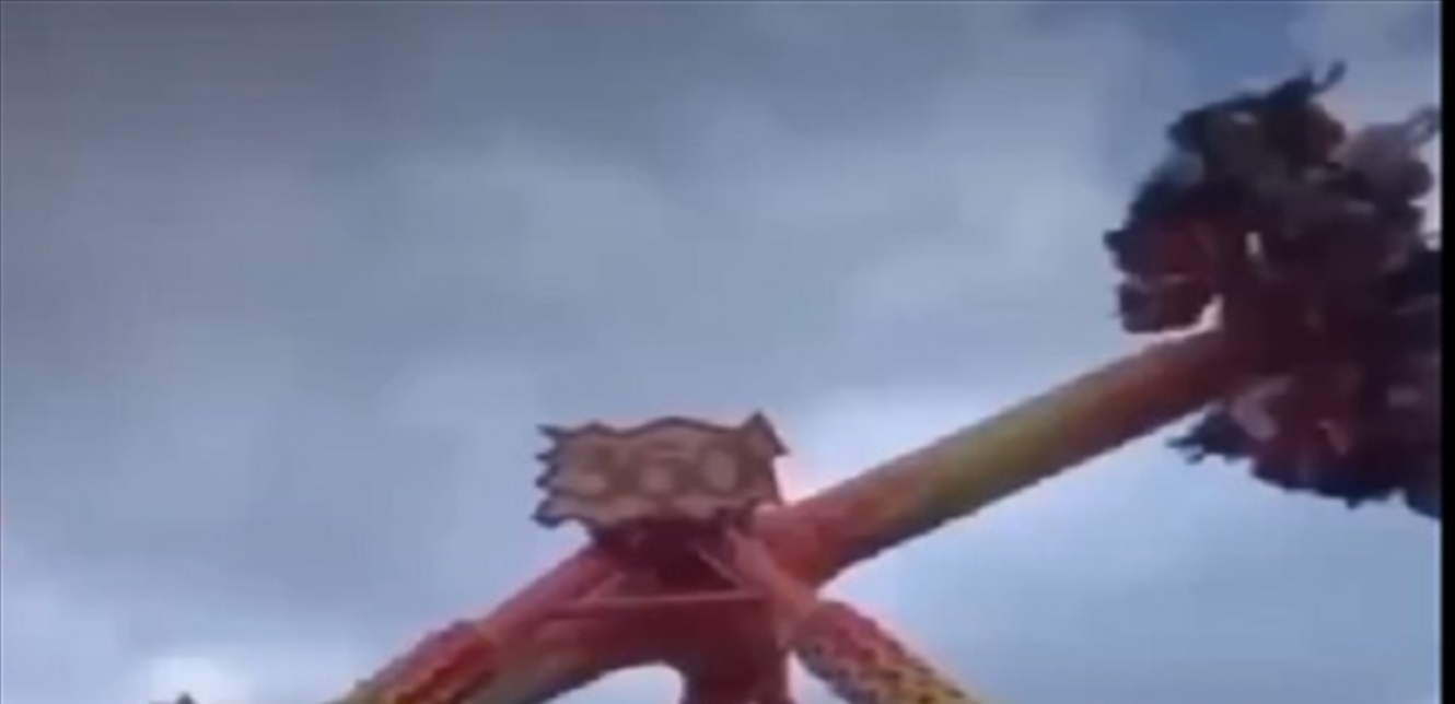 فيديو مخيف... هكذا سقط صبيّ من لعبة في مدينة الملاهي!