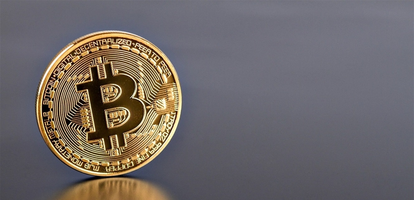 "بيتكوين" تتجاوز 90 ألف دولار لأول مرة منذ آذار!