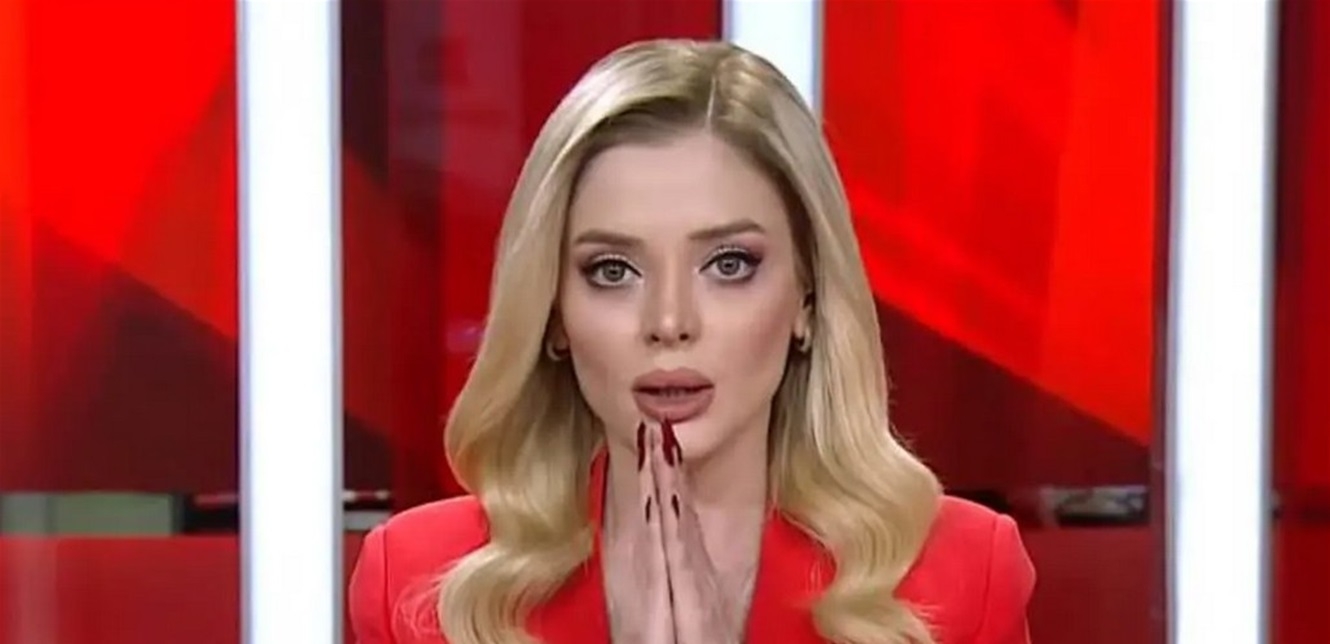 بدأت المعدات من حولها بالاهتزاز داخل الاستوديو.. شاهدوا ردة فعل مذيعة تركية أثناء زلزال إسطنبول (فيديو)
