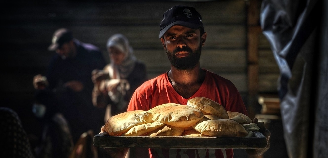 مأساة ما بعدها مأساة في غزة.. السكان يشتهون الخبز!
