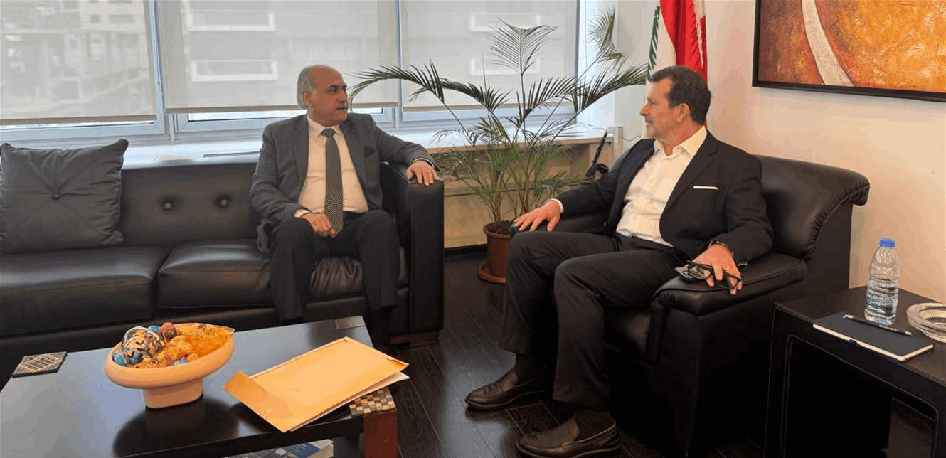 شحادة بحث مع أبو الحسن في المصالحات في كفرسلوان