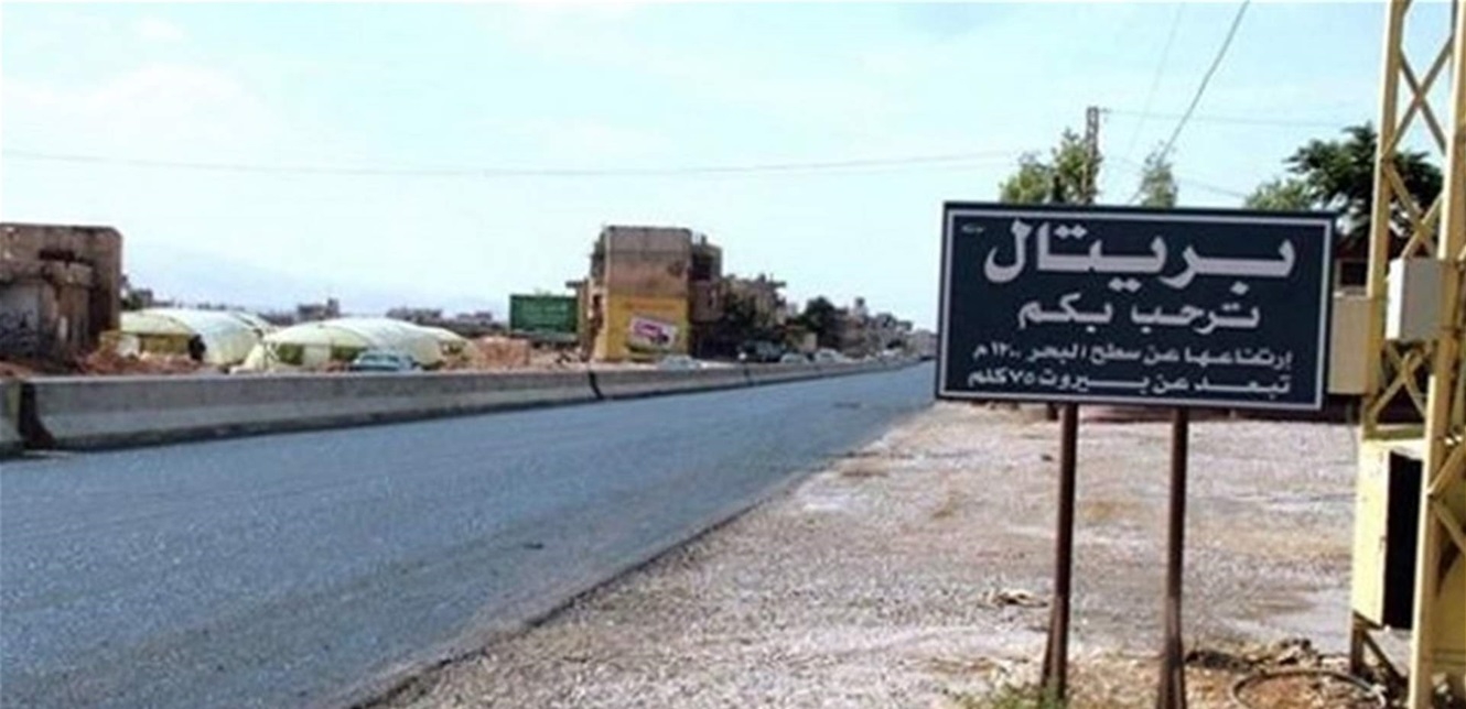 في بريتال.. قذيفة تستهدف منزل الناشط هادي مراد (فيديو)