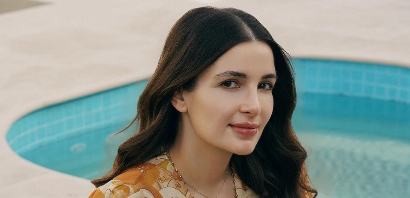 "حماتي السبب".. بعد تعرّضها للانتقاد بأن ملابسها لا تتناسب مع عمرها هكذا ردت أبنة أصالة (فيديو)