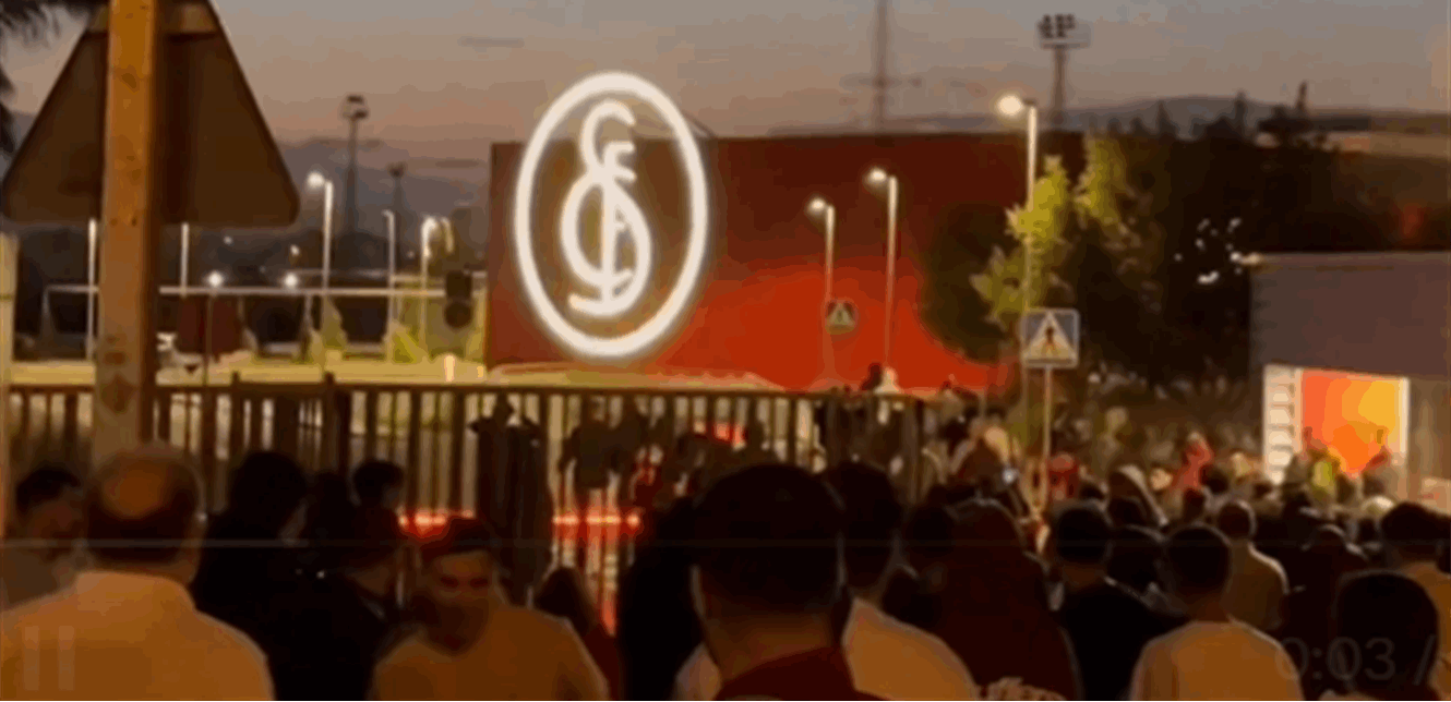 بالفيديو: جماهير إشبيلية تقتحم ملعب التدريب بعد الهزيمة أمام سيلتا فيغو