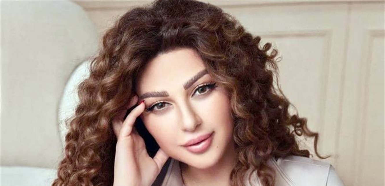 ميريام فارس تشعل مواقع التواصل بإطلالة جريئة بحمالة صدر فقط!