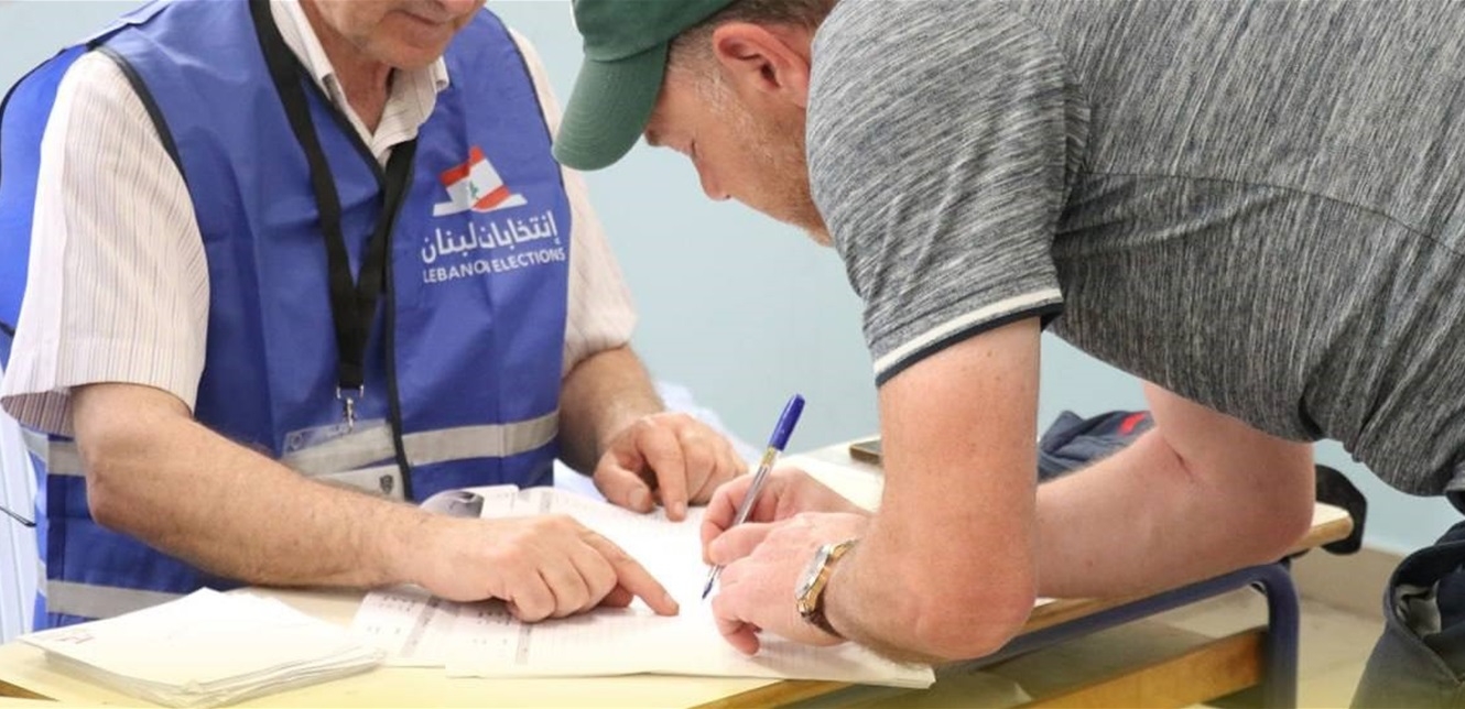 بالفيديو والصور.. "مخالفات إنتخابية" في بيروت والبقاع