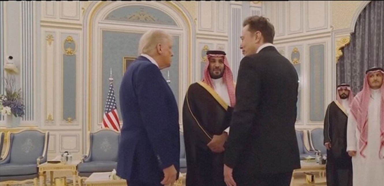 هكذا استفاد إيلون ماسك وعائلته من جولة ترامب في الخليج