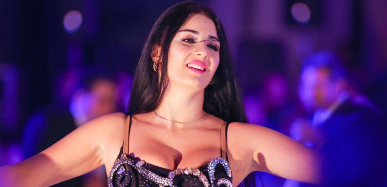 هل اعتزلت صافيناز الرقص الشرقي وارتدت الحجاب؟ (صورة)