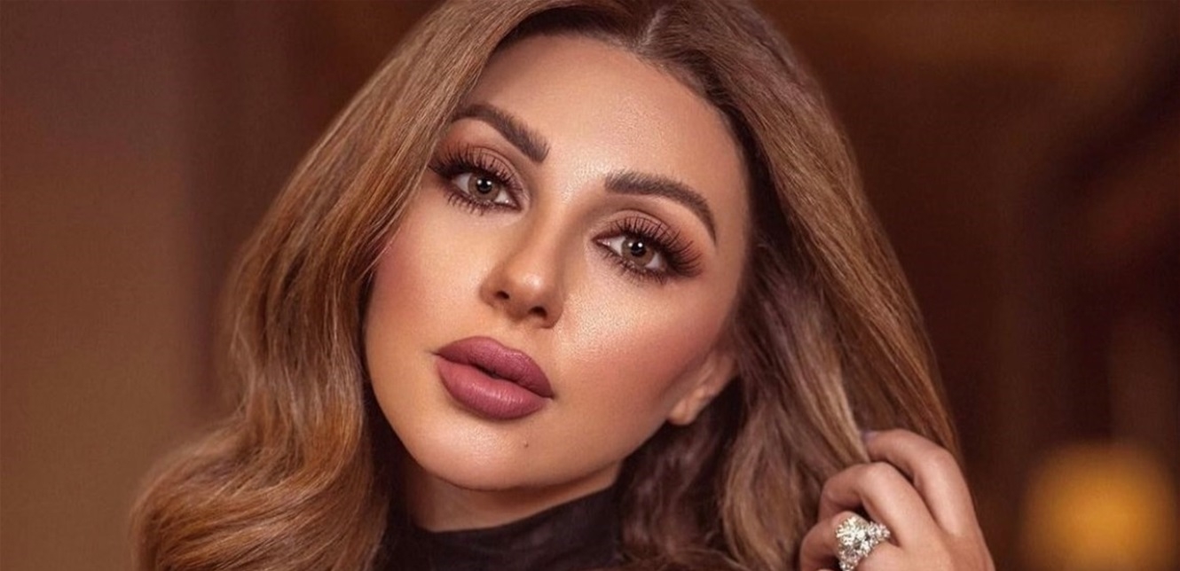 بفستان مكشوف.. ميريام فارس تُحيي حفل خطوبة ابنة رجل أعمال شهير (فيديو)