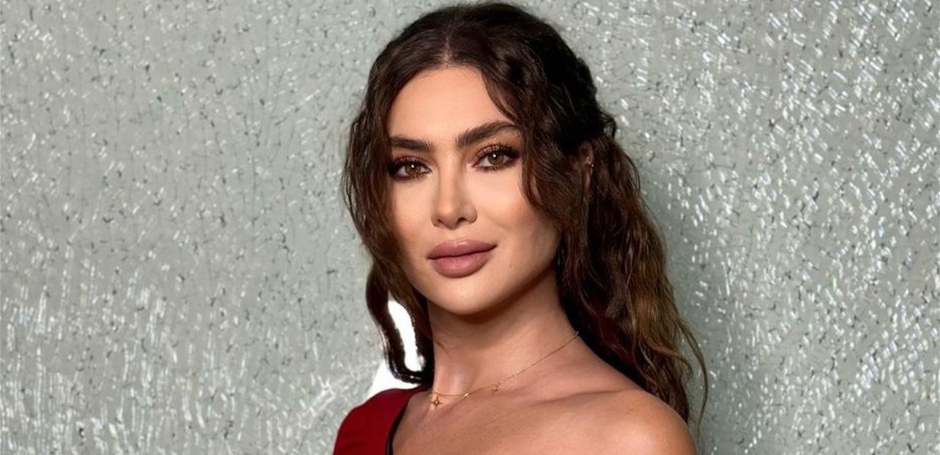 "كانو يفكرونا متزوجين".. ممثل لبناني يتغزل على الهواء بستيفاني صليبا (فيديو)