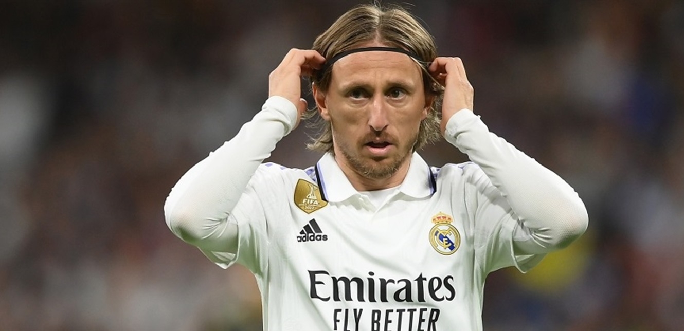 بالصور.. مودريتش يغادر ريال مدريد باكيا