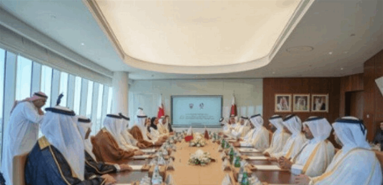 البحرين وقطر تبحثان تعزيز التعاون في النقل والمشاريع الاستراتيجية