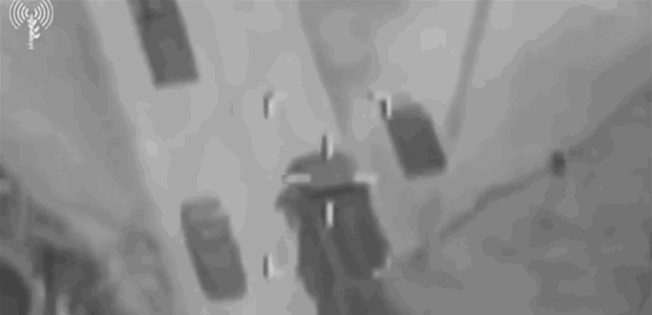بالفيديو.. إسرائيل تستهدف شاحنة صواريخ إيرانية