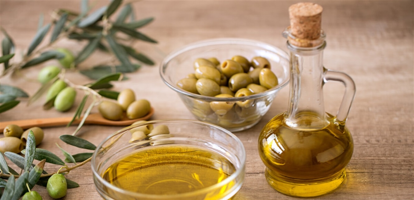 لهذا السبب ينصح الأطباء بتناول زيت الزيتون يومياً