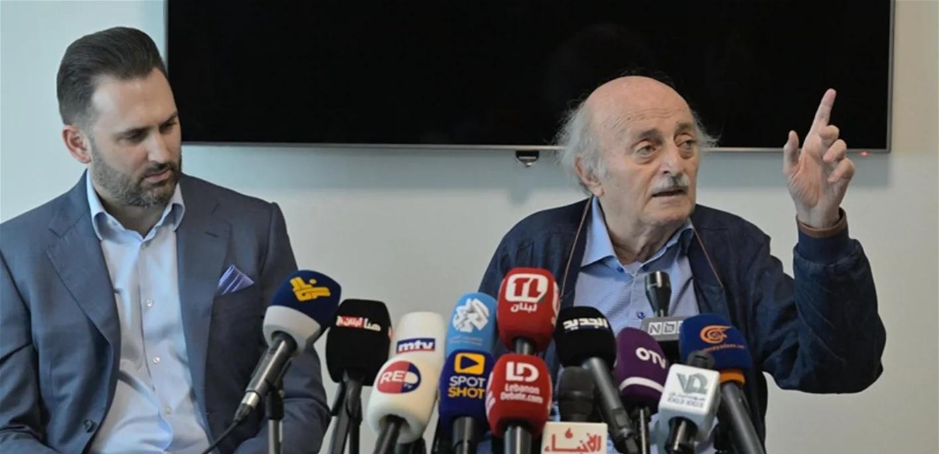جنبلاط يفتتح الحملة: على حزب الله تسليم سلاحه