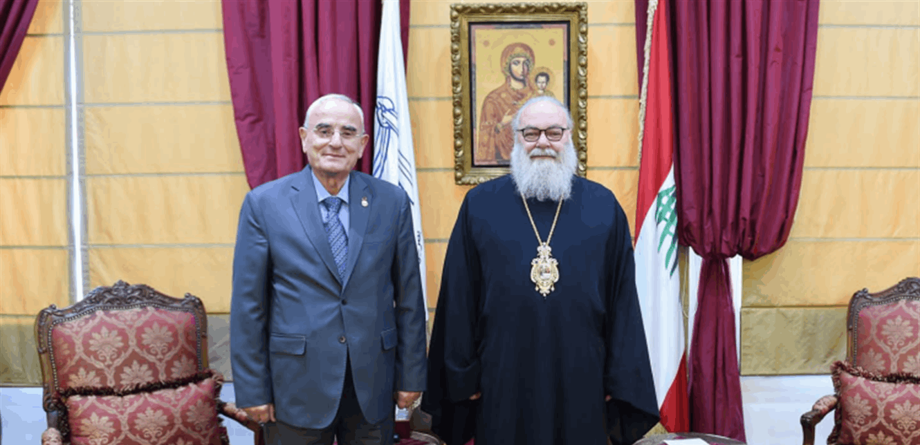 وزير الدفاع زار البطريرك اليازجي معزيًا بشهداء تفجير دمشق