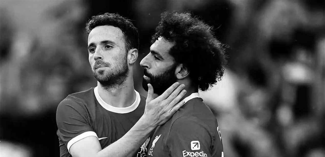 بالفيديو: محمد صلاح مع عائلة الراحل ديوغو جوتا