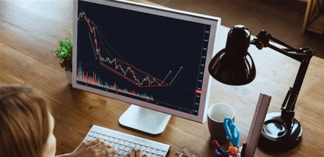 الدولار مستقر قرب أعلى مستوياته في 3 أسابيع وترقّب لبيانات التضخم الأميركية