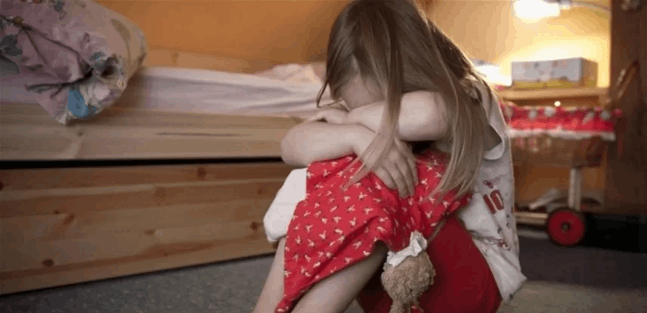 مقابل 60 ألف دولار.. هذا ما فعله أب عربي بإبنته
