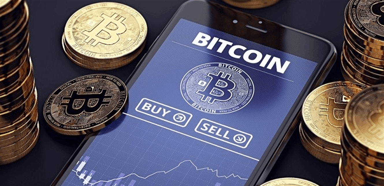 البيتكوين يُظهر قوة متزايدة.. تدفقات خارجة قياسية وسط استعداد "الحيتان" لمرحلة صعود جديدة