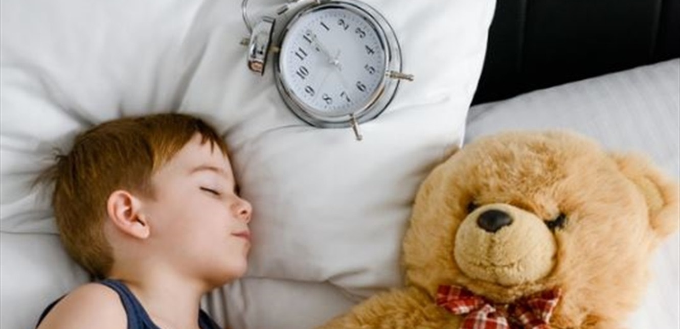 للأهالي... 10 عادات صحية كي ينام أطفالكم بسعادة!