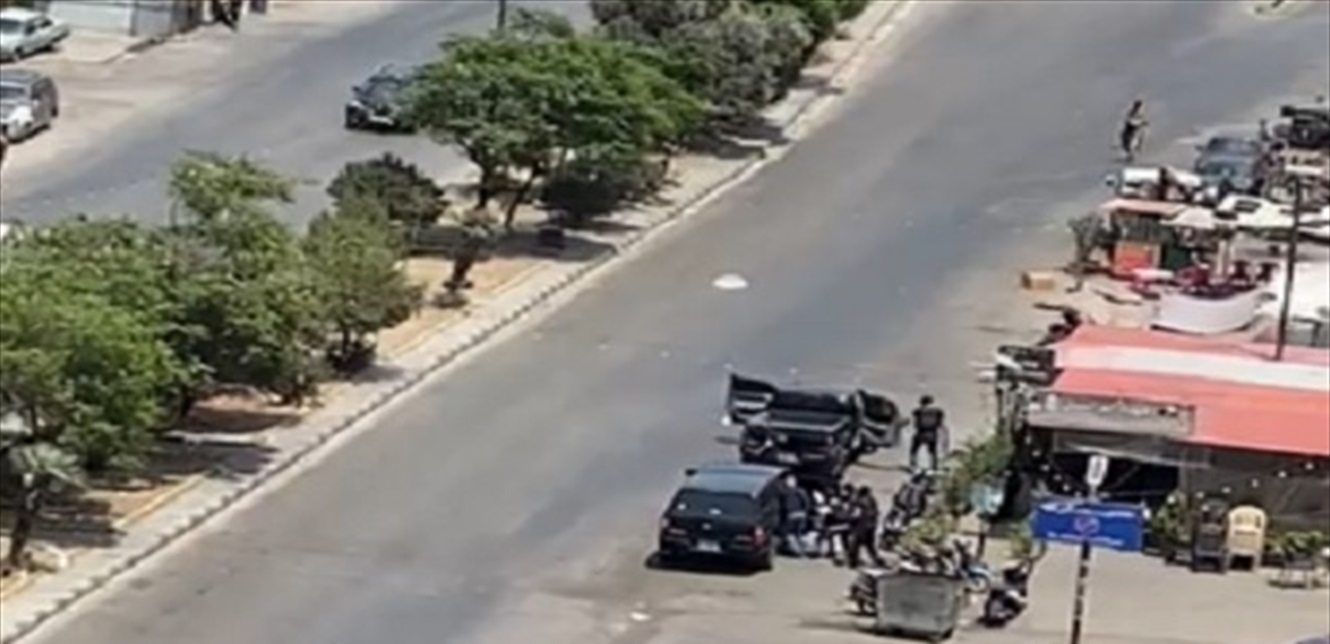 بالفيديو... هذا ما حدث بين مُخابرات الجيش و"أبو دعاس" على الأوتوستراد