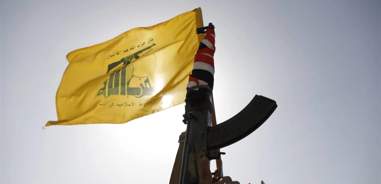 اعترافات وخليّة تهريب.. مفاجآت عن دور "حزب الله" في اليمن!